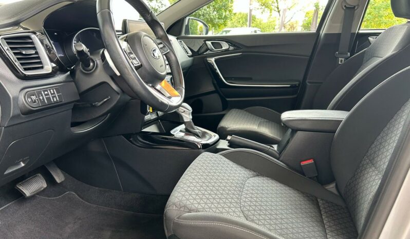
								KIA Ceed full									