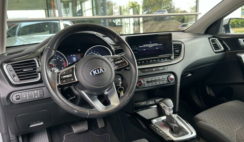 
								KIA Ceed full									