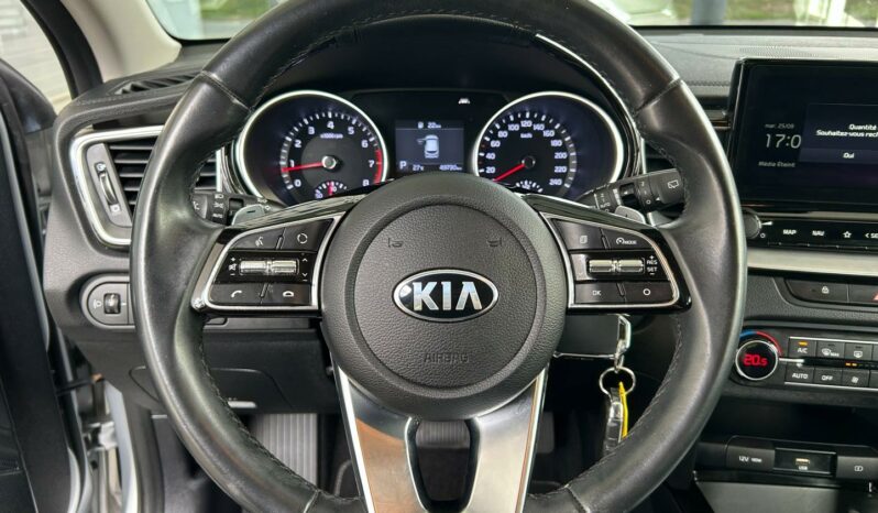 
								KIA Ceed full									