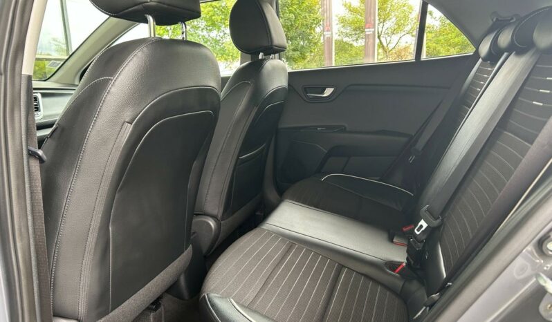 
								KIA Rio full									