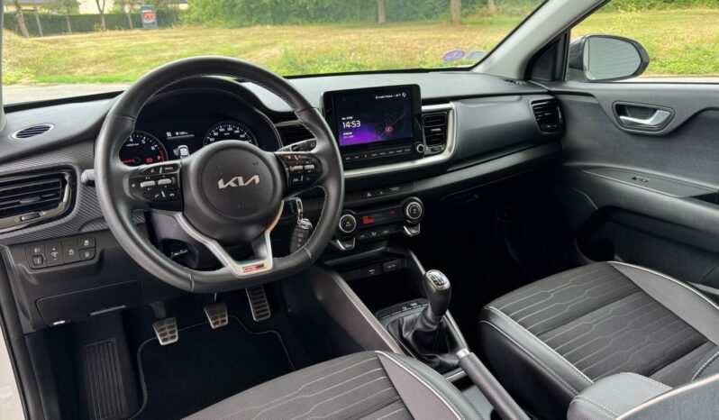 
								KIA Stonic full									