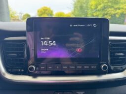 
										KIA Stonic full									