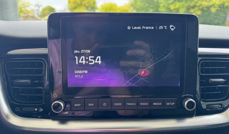 
								KIA Stonic full									
