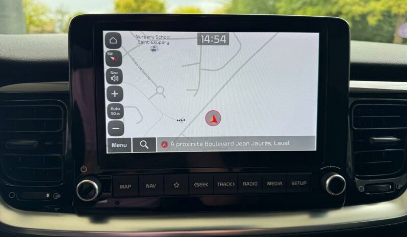 
								KIA Stonic full									