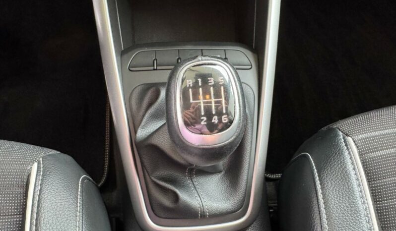 
								KIA Stonic full									
