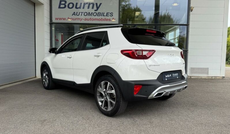 
								KIA Stonic full									