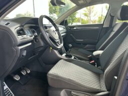 
										VOLKSWAGEN T-Roc full									