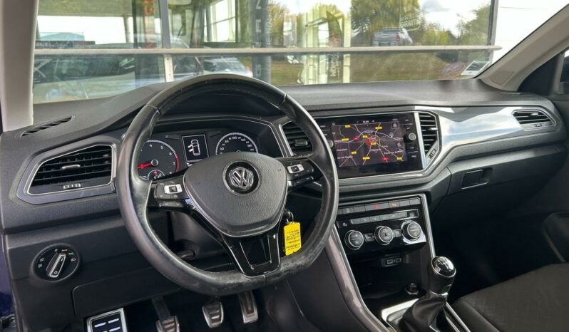 
								VOLKSWAGEN T-Roc full									