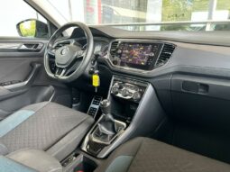 
										VOLKSWAGEN T-Roc full									
