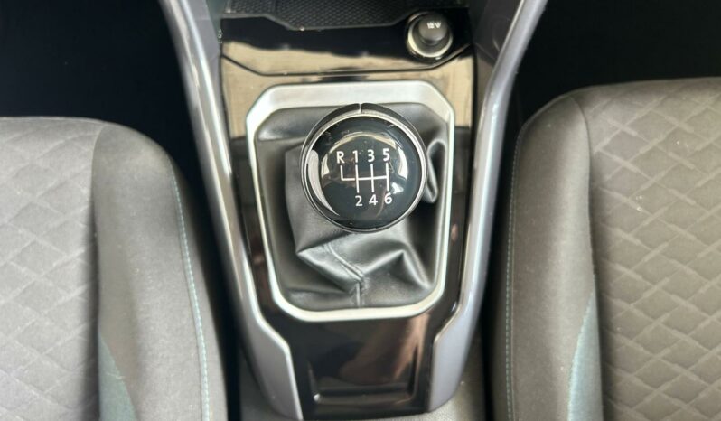 
								VOLKSWAGEN T-Roc full									