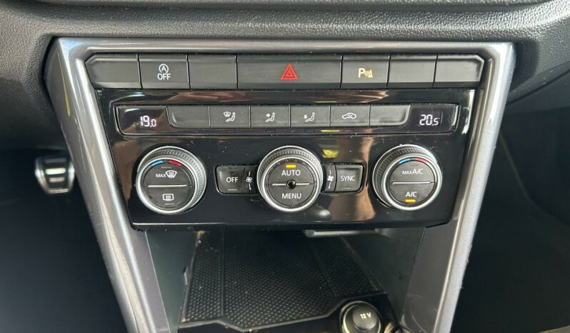 
								VOLKSWAGEN T-Roc full									