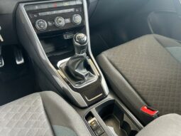 
										VOLKSWAGEN T-Roc full									