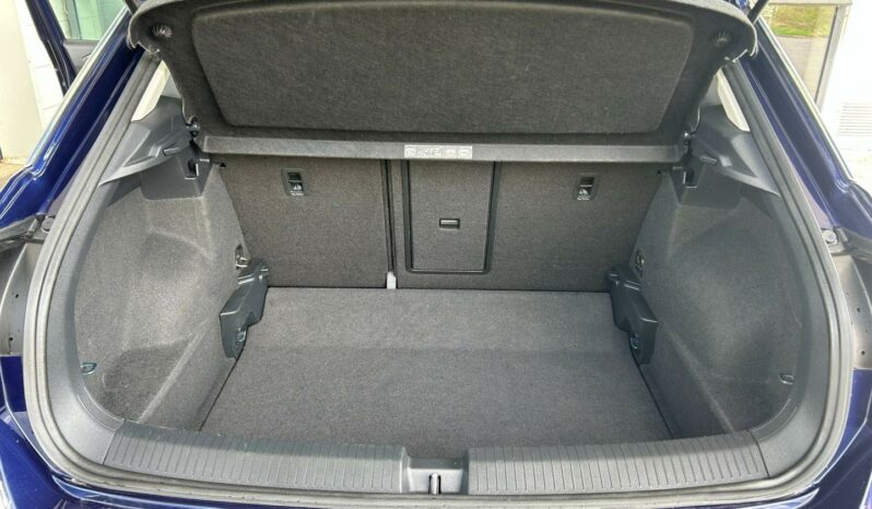 
								VOLKSWAGEN T-Roc full									