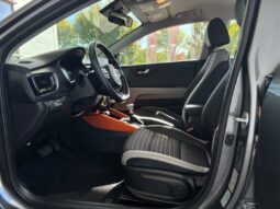 
										KIA Stonic full									