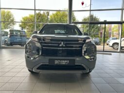 
										MITSUBISHI Outlander full									