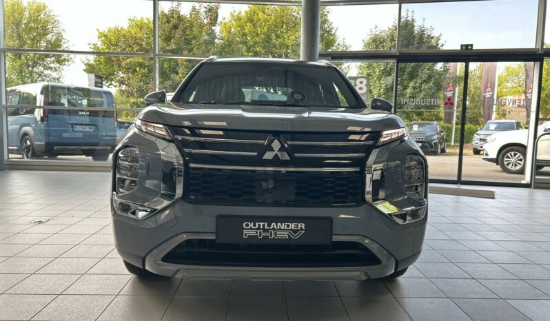 
								MITSUBISHI Outlander full									