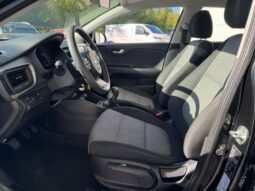 
										KIA Stonic full									