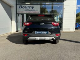 
										KIA Stonic full									