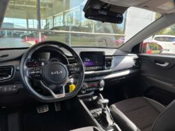 
										KIA Stonic full									