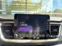 
										KIA Stonic full									