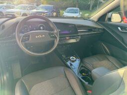
										KIA Niro full									